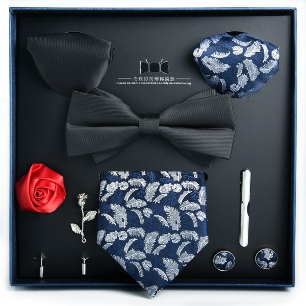 Set elegant 8 piese, MENZ®, model Gift, cravata, ac cravata, papion, 2 batiste, butoni, ornamente rever, bleumarin/gri