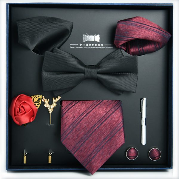 Set elegant 8 piese, MENZ®, model Gift, cravata, ac cravata, papion, 2 batiste, butoni, ornamente rever, visiniu deschis/negru