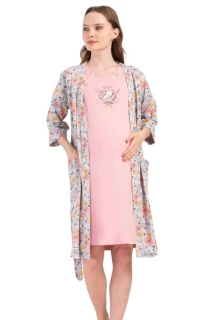 Compleu gravida, Vienetta, model Golden Cocoon, halat si camasa pentru alaptat cu orificii laterale pentru alaptat incheiate cu nasturi, cordon in talie, buzunare, corai