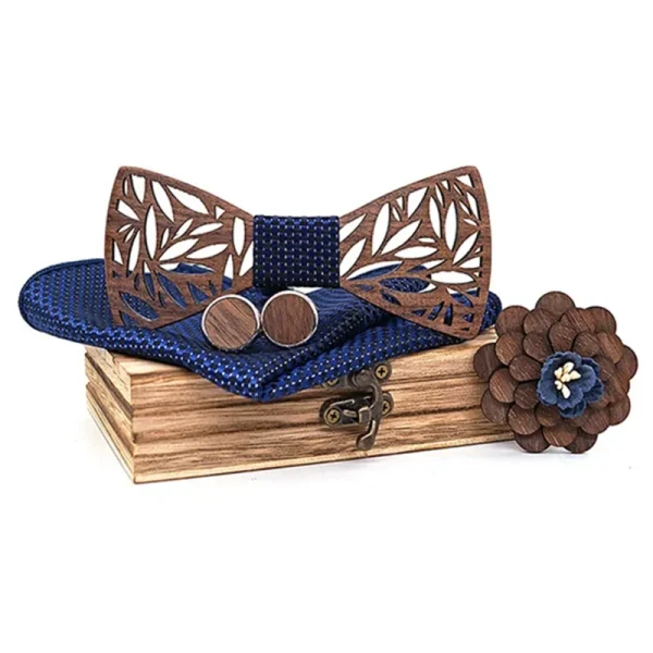 Set papion barbatesc elegant din lemn MENZ®, model Elegant Wood, cu batista galbena, butoni si brosa, intr-o cutie de lemn, cadoul ideal pentru nunta, aniversare sau ocazii speciale, bleumarin