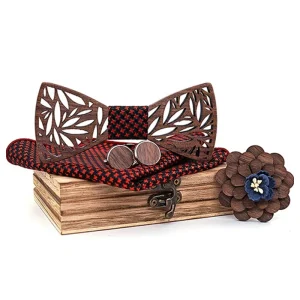 Set papion barbatesc elegant din lemn MENZ®, model Elegant Wood, cu batista galbena, butoni si brosa, intr-o cutie de lemn, cadoul ideal pentru nunta, aniversare sau ocazii speciale, rosu/negru