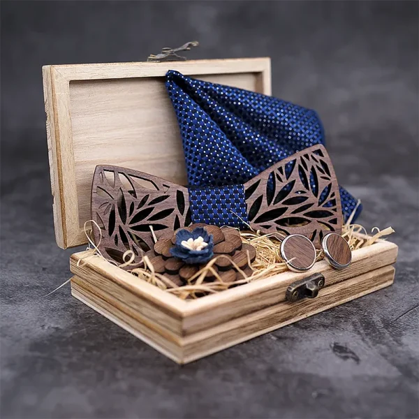 Set papion barbatesc elegant din lemn MENZ®, model Elegant Wood, cu batista galbena, butoni si brosa, intr-o cutie de lemn, cadoul ideal pentru nunta, aniversare sau ocazii speciale, bleumarin - imagine 2